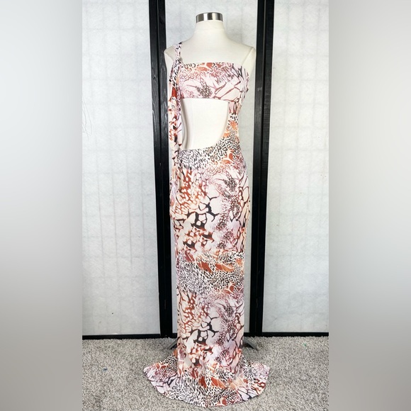 Outcast Dresses & Skirts - Outcast CASSIA PRINTED MAXI DRESS AZULE. M